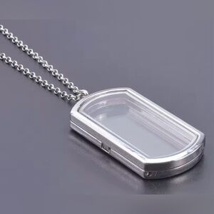 $4 Silver Glass Floating Locket Necklace~ New~$4 WHEN BUNDLED WITH 3 OR MORE ITE
